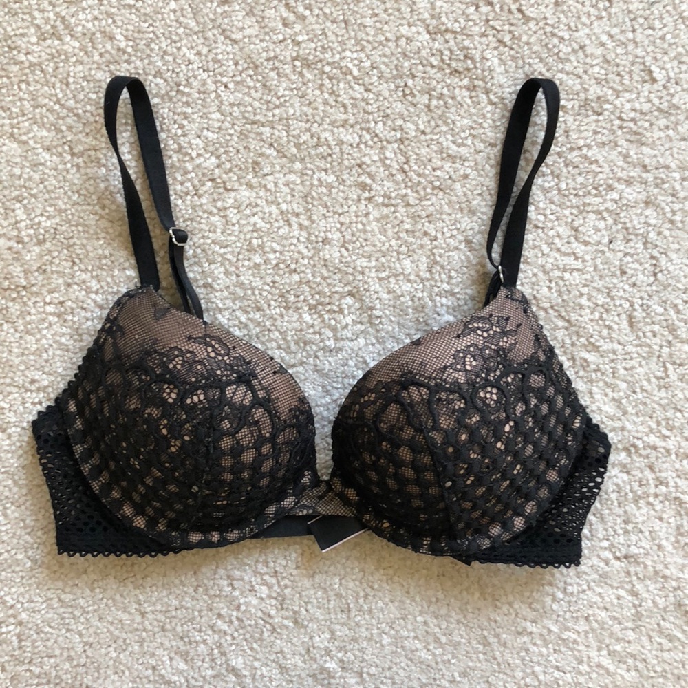 Black lacy Very Sexy Push-Up Bra
